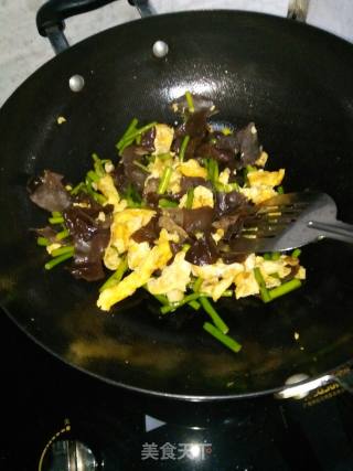 “ 鸡蛋美食 ”蒜苔木耳炒鸡蛋的做法步骤：6