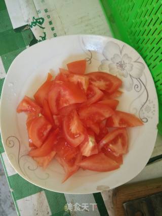 鸡蛋炒西红柿的做法步骤：1