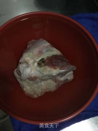 番茄萝卜牛腩炖的做法步骤：1
