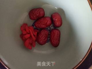 苹果银耳瘦肉汤的做法步骤：2