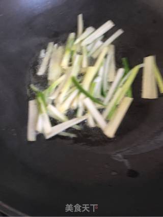 葱爆海参的做法步骤：5