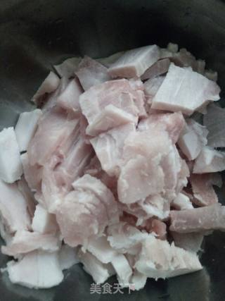 土豆炖猪肉的做法步骤：1