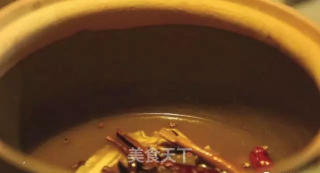 潮音潮人：潮汕秘制牛腩煲的做法步骤：5