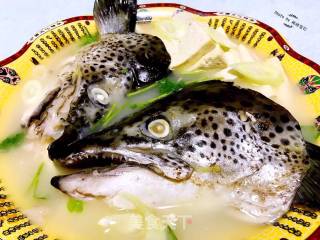 三文鱼头炖豆腐的做法步骤：11