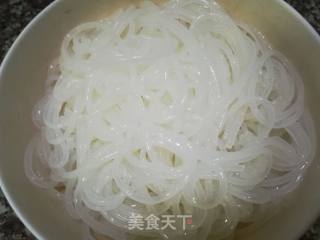 鸡汤米粉的做法步骤：3