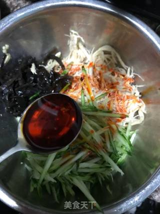 凉拌鸡胸肉丝的做法步骤：4