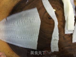 鲜鱿炒芥蓝骨的做法步骤：4