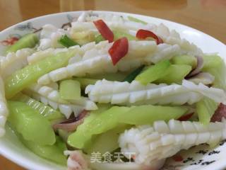 鲜鱿炒芥蓝骨的做法步骤：12