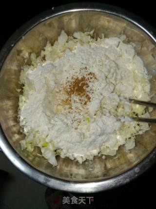 白菜煎饼的做法步骤：3
