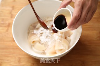 蒜香鱿鱼的做法步骤：2