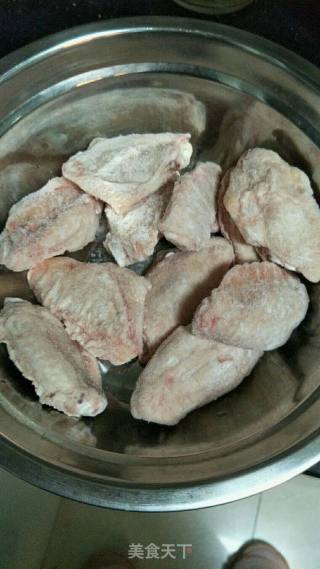 炸香辣鸡翅的做法步骤：1