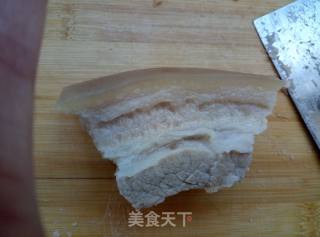 腐竹焖五花肉的做法步骤：1