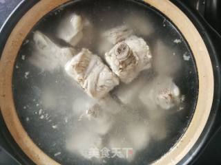 虫草花排骨汤的做法步骤：3