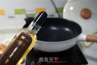 虾仁鸡蛋汤面的做法步骤：2