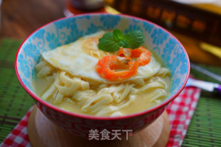 虾仁鸡蛋汤面的做法步骤：8