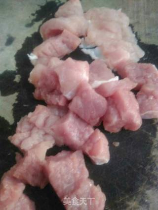 酸甜里脊肉的做法步骤：1