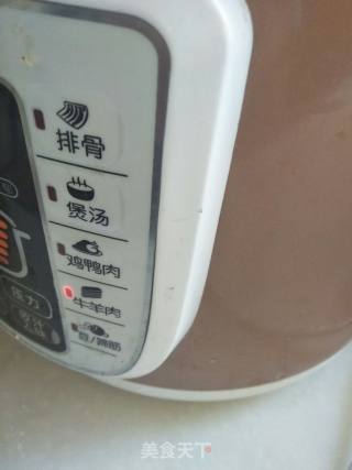筒骨汤的做法步骤：4