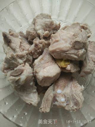 土豆烧排骨的做法步骤：2