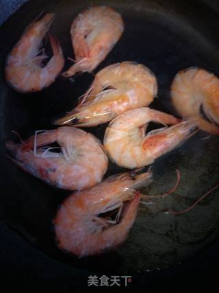 鲜虾肉丸汤的做法步骤：1