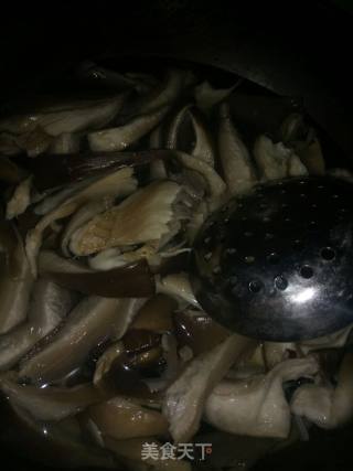 蘑菇炒肉片的做法步骤：2