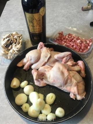 红酒小公鸡的做法步骤：2