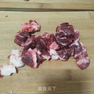 鲜蘑炒牛肉的做法步骤：1