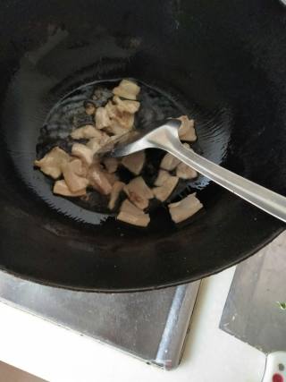 豆干炒蒜苔的做法步骤：5