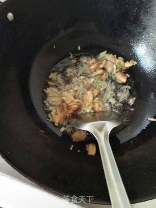 豆干炒蒜苔的做法步骤：6