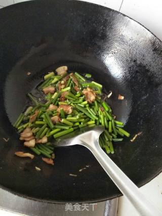 豆干炒蒜苔的做法步骤：7