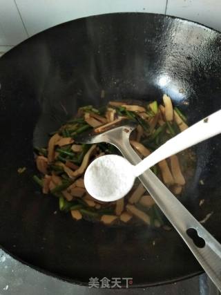 豆干炒蒜苔的做法步骤：10