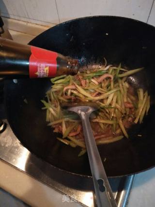芹菜炒肉的做法步骤：10