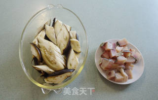 咸鱼紫苏煮茄子的做法步骤：2