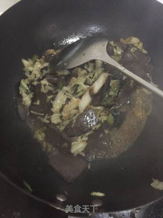 猪血炒白菜的做法步骤：4
