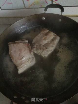 梅菜扣肉的做法步骤：1