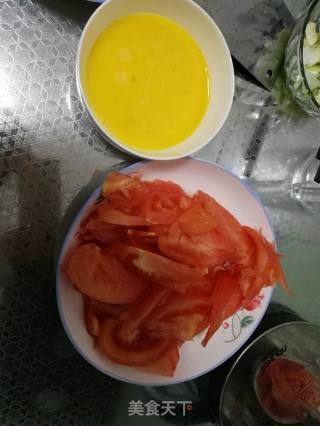 鸡蛋柿子汤的做法步骤：1