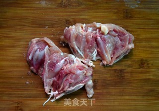 玉米炒鸡丁的做法步骤：2