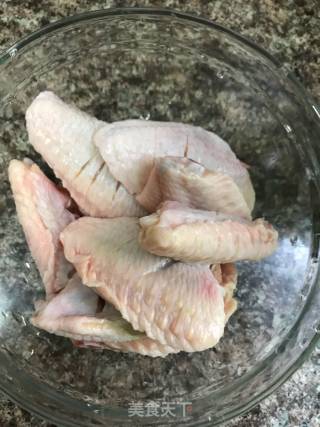 三汁焖锅的做法步骤：1