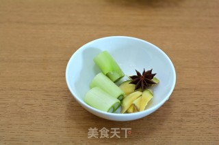 糖醋排骨的做法步骤：3