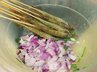 烧烤大虾的做法步骤：2