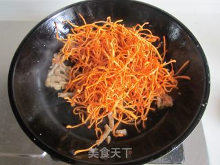 虫草花炒肉丝的做法步骤：5
