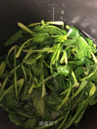 凉拌菠菜粉条的做法步骤：1