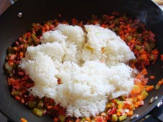 酸甜青瓜炒饭的做法步骤：7