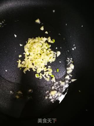 蒜蓉茭瓜的做法步骤：2