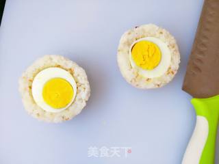 “鸡蛋美食”团团圆圆鸡蛋饭团的做法步骤：6