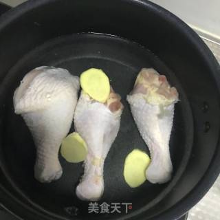 凉拌椒麻鸡丝的做法步骤：1