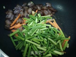 蒜薹炒腊肉的做法步骤：8