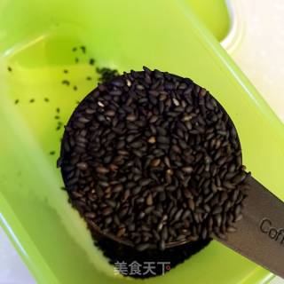 黑豆芝麻豆浆的做法步骤：2