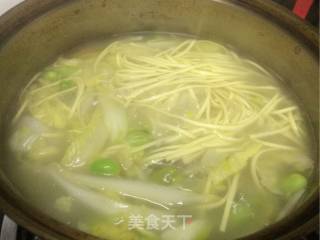 骨头汤面的做法步骤：4