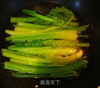 #鸡蛋美食#蛋皮拌芹菜的做法步骤：4