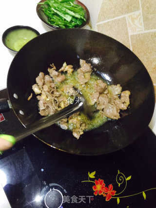 小炒牛肉的做法步骤：4